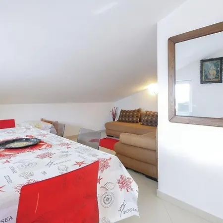 Oliver Apartment