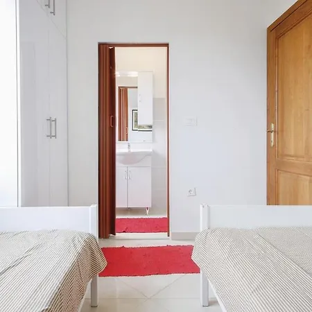Oliver Apartment